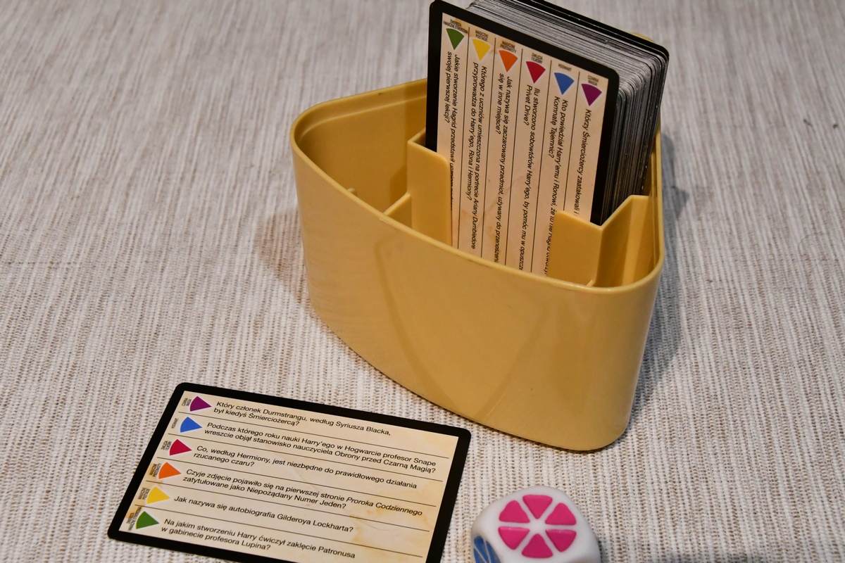 Główne zdjęcie przedstawiające grę Trivial pursuit (seria)